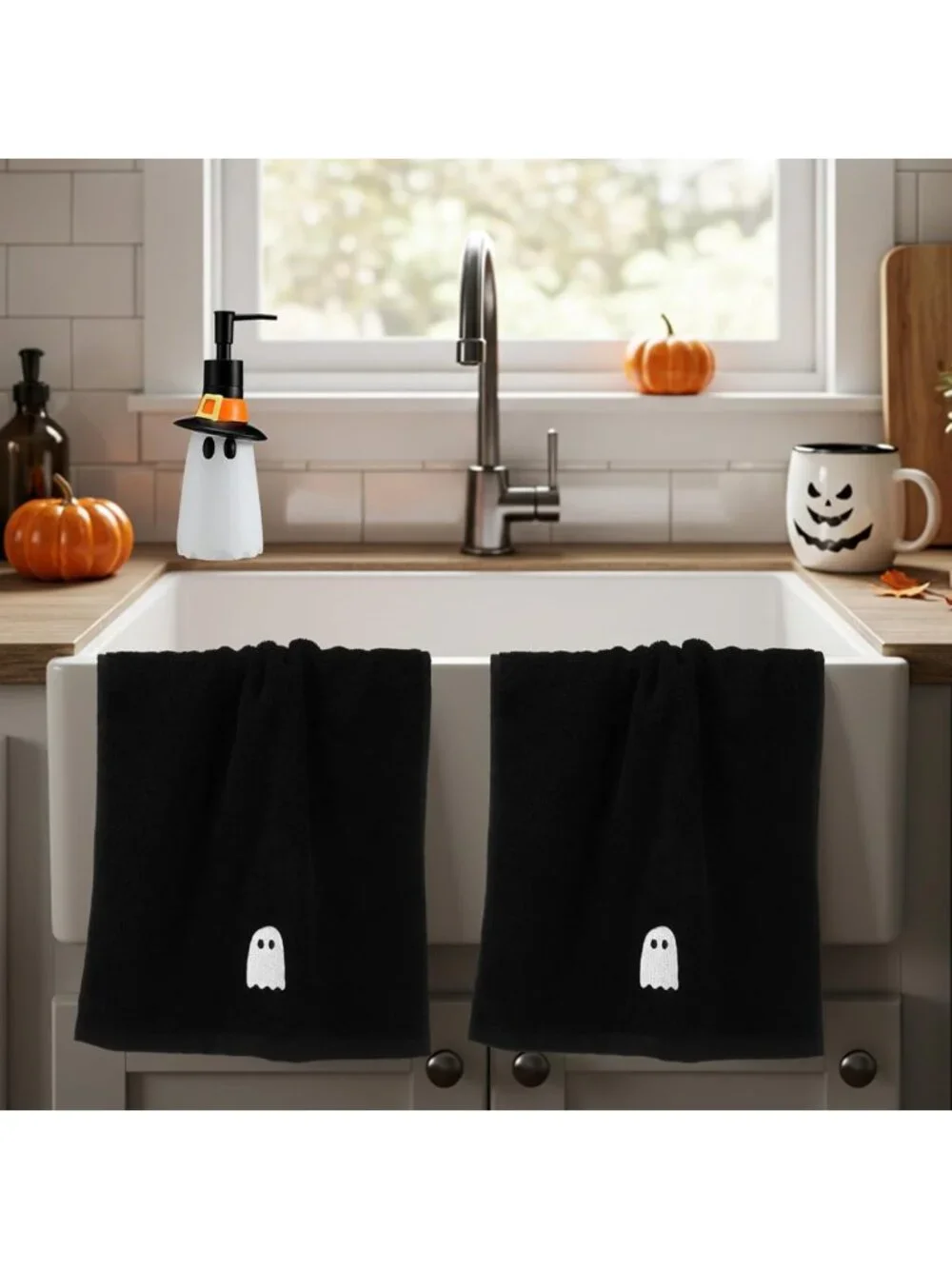 Halloween Bathroom Decor Set - 4 Pcs Ghost Soap Dispenser, Lotion Pump & Towels